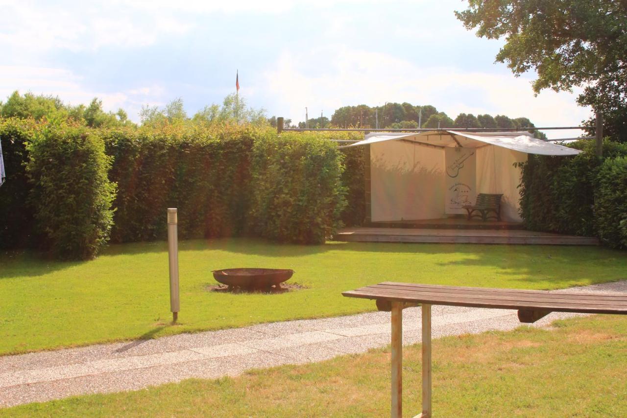 Moderne Und Helle Ferienwohnung Am Ploener See Bosau Zewnętrze zdjęcie